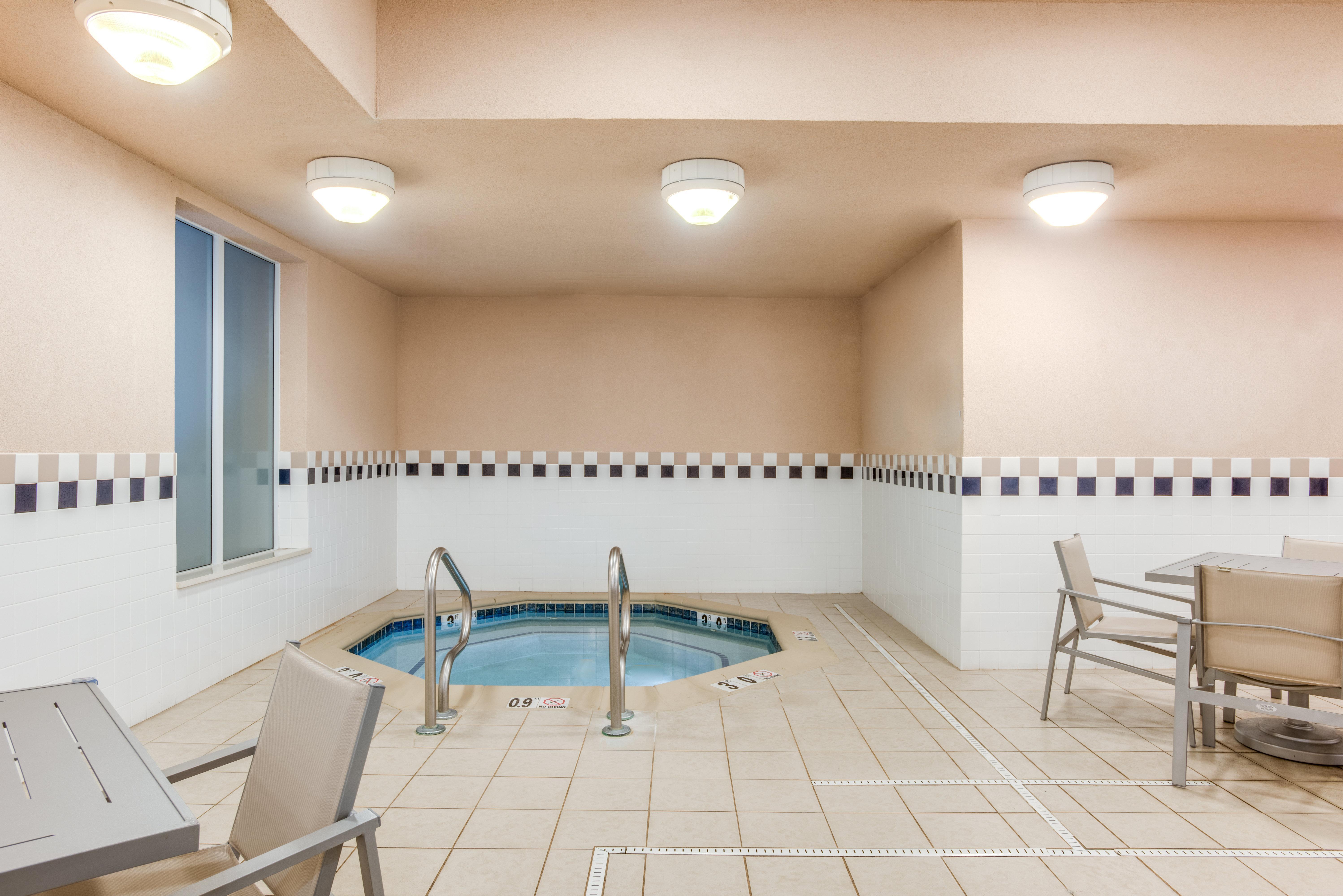 Holiday Inn Express Hotel & Suites Bethlehem By Ihg Exterior photo