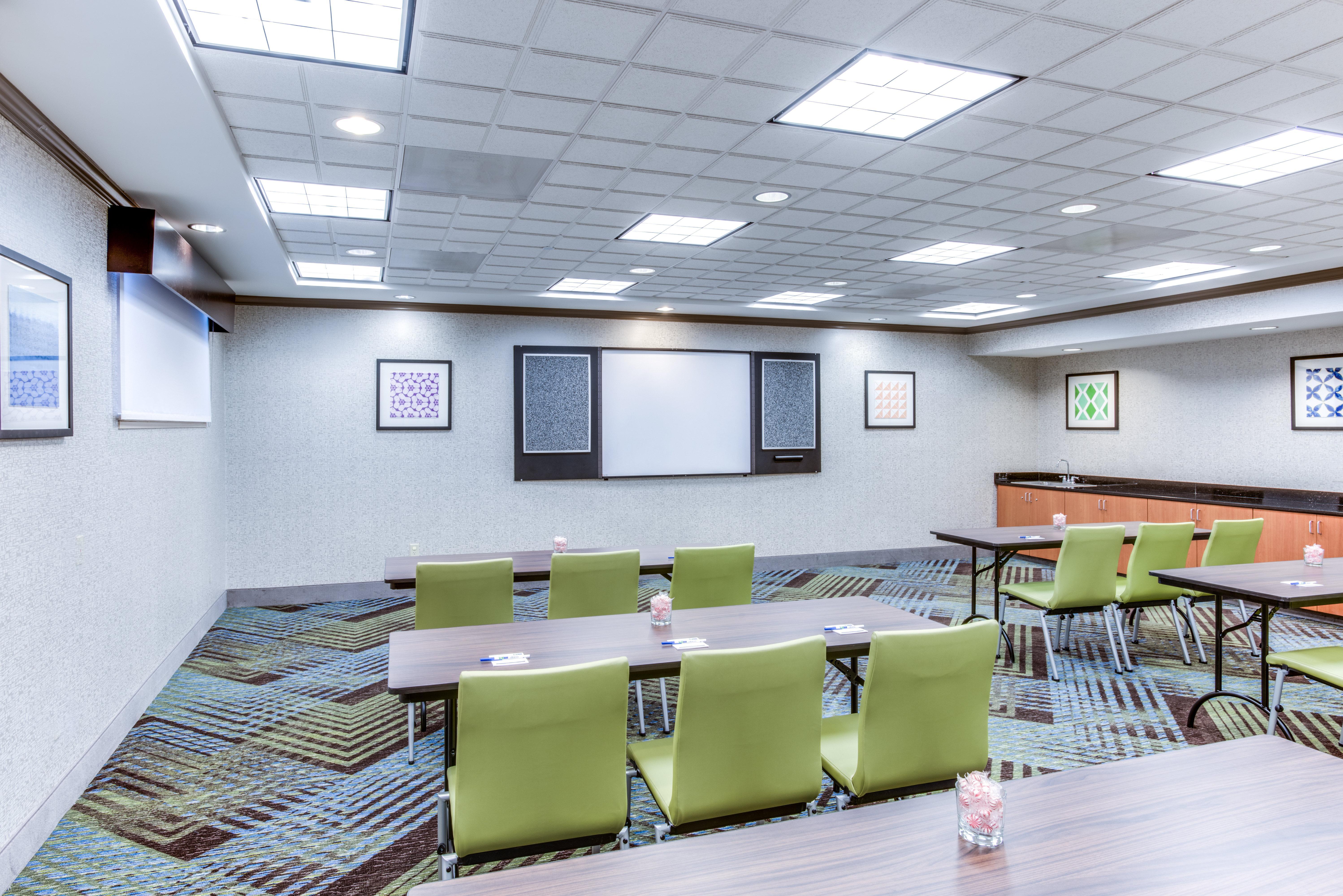 Holiday Inn Express Hotel & Suites Bethlehem By Ihg Exterior photo